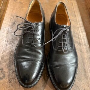 Salvatore Ferragamo Men’s size 9.5 classic black leather loafers